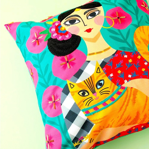 NEW WITHOUT TAGS - Chumbak Cat Lady 16” Cushion - Picture 6 of 8